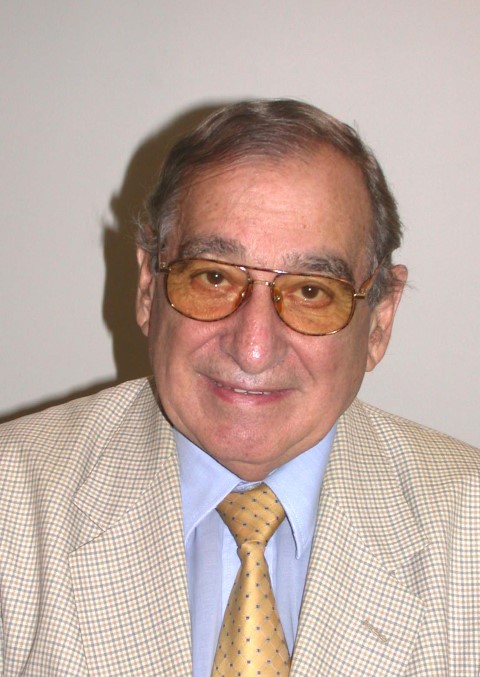 2005 - Dr. Petrolito José (Small)